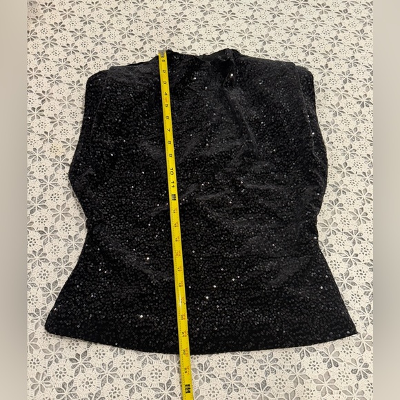 Zara Sequin Velvet Top Womens
Large Black New Shoulder Pads Shirt #71 0925 - Picture 9 of 12